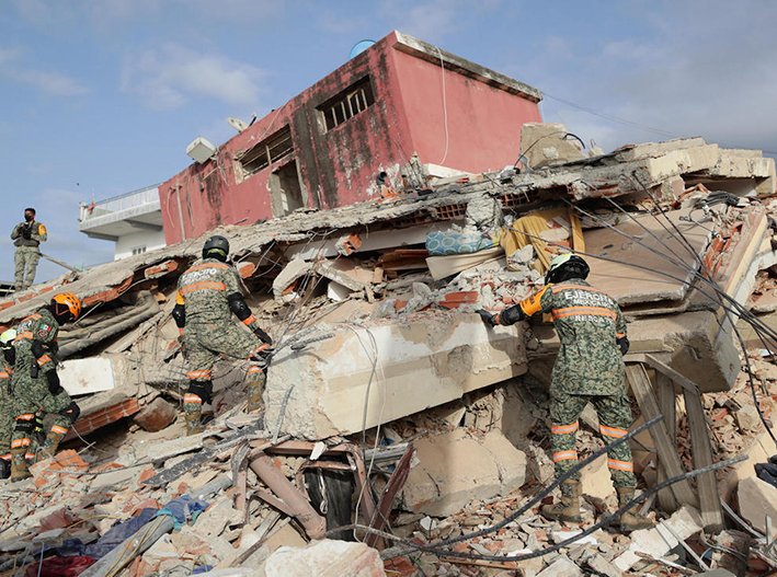 CantonRadio's tweet photo. #Mundo 👏🇲🇽🇻🇪 I #Venezuela otorgó la #medalla ‘Héroes de Venezuela’ a #rescatistas mexicanos y europeos por su labor tras los #terremotos que dejaron miles de #víctimas.
Nota completa en
https://t.co/MryD0ZXV4i https://t.co/ifcFVOgZRf