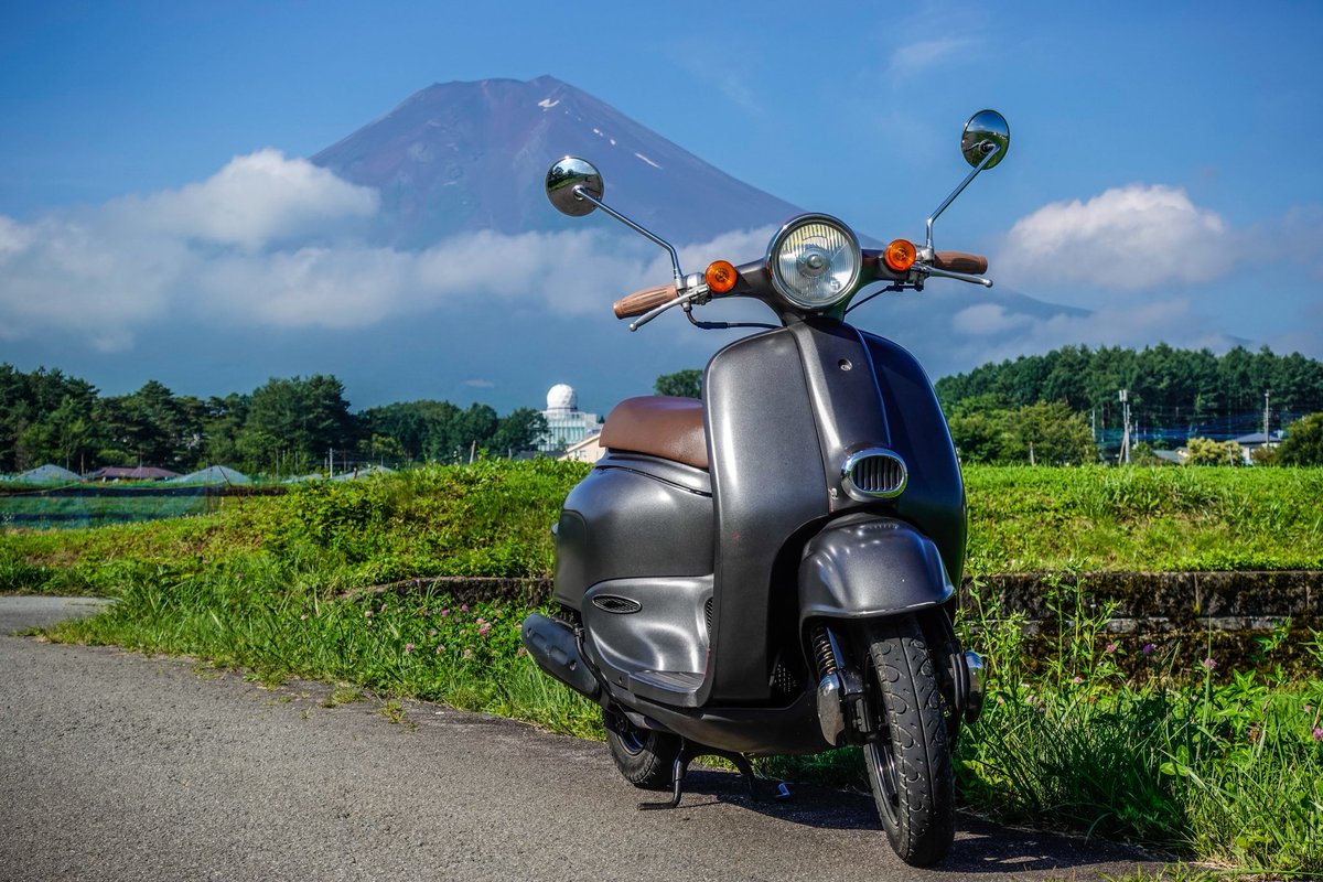 HitoshiOikawa's tweet photo. 昨日よりさらにいい天気。
このまま梅雨明けないかなぁ

#ジョルカブ 
#giorcub 
#honda
#カブ主 https://t.co/WFLa4PMem6