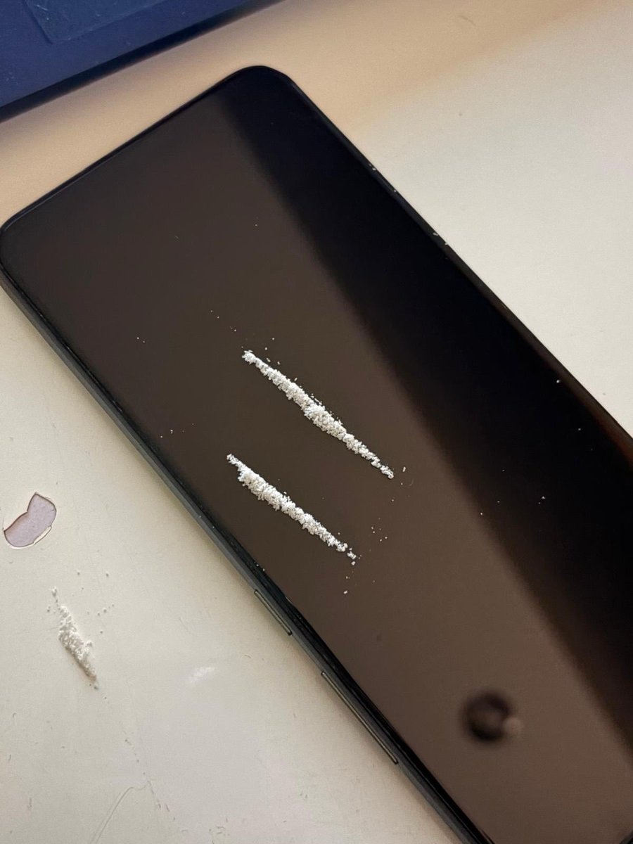 Decozeka's tweet photo. Doing this crazy lines at my friends crib🤡 https://t.co/a4iyd5QHET
