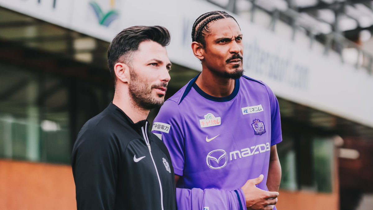 sanfrecce_SFC's tweet photo. 𝐒𝐞𝐛𝐚𝐬𝐭𝐢𝐞𝐧 𝐇𝐚𝐥𝐥𝐞𝐫'𝐬 𝐅𝐈𝐑𝐒𝐓 𝐃𝐀𝐘✅
「セブ」ことセバスティアン・アレー選手のチーム合流初日を振り返り📸

#セバスティアン・アレー #トルガイ・アルスラン
#sanfrecce #ONEVIOLET https://t.co/t6DYf8rTq8