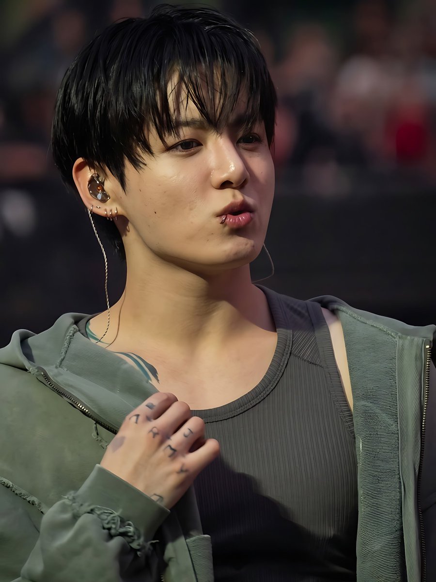JEONKH_'s tweet photo. my crush https://t.co/NGaLg15ju1