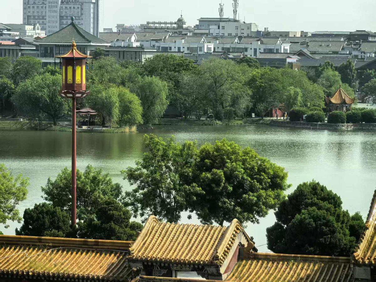 lifegrey1's tweet photo. 今日开封，昨日东京汴梁——龙亭，北宋皇宫原位修建，昔日皇宫在其地下。 https://t.co/QwtrhTC4Wh