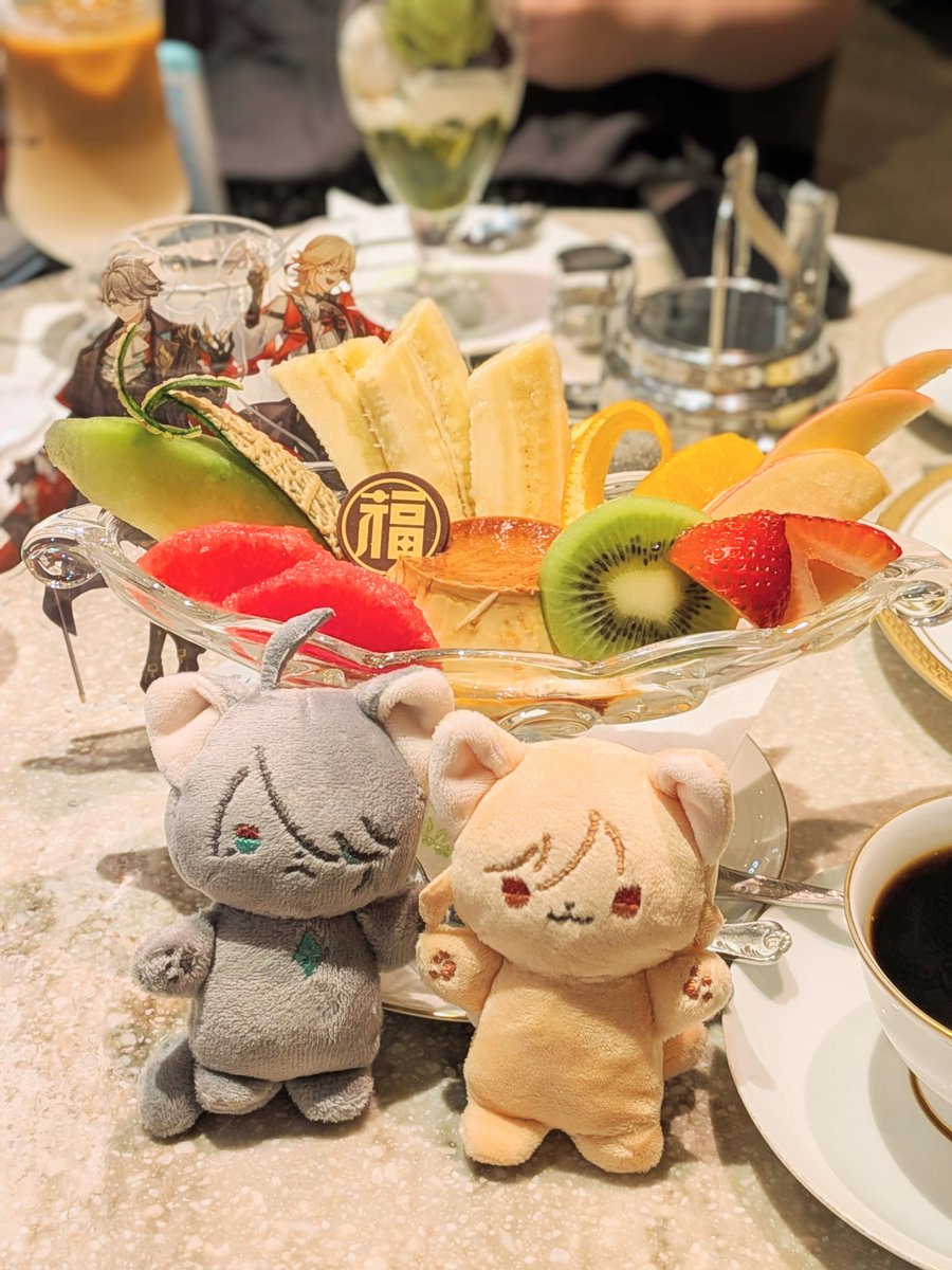 chiroru_ms's tweet photo. おいしいものをぬいちゃんに捧げる毎日だった！カーヴェ先輩お誕生日おめでとー！！ https://t.co/AXXoZYZUri