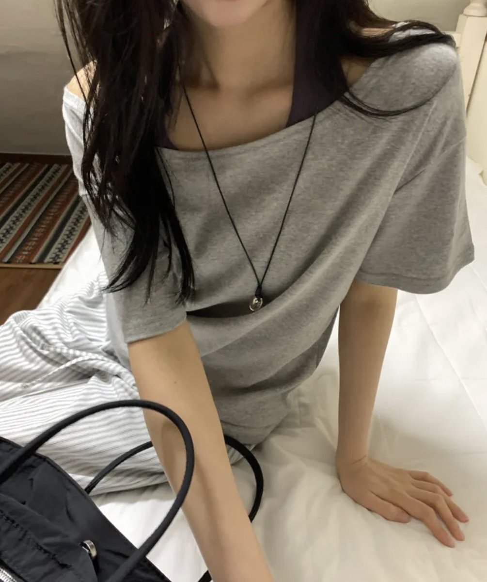 aerich0o's tweet photo. 아 쌰갈 이거 꼭 사 

스트레이트든 네추럴이든 웨이브든 이거 진짜 꼭 꼭 꼭. 원단 만져보고 올ㅋ 했는데 >팔뚝살 커버<되는거 보고 감탄함 우리집 여자들 다 사드림 ㄹㅇ 나 회색 받앗는데 다른색 사게.. 만얼마임

https://t.co/QpPAp8sSaq

(에이블리로부터 상품을 제공받아 작성한 콘텐츠입니다.)