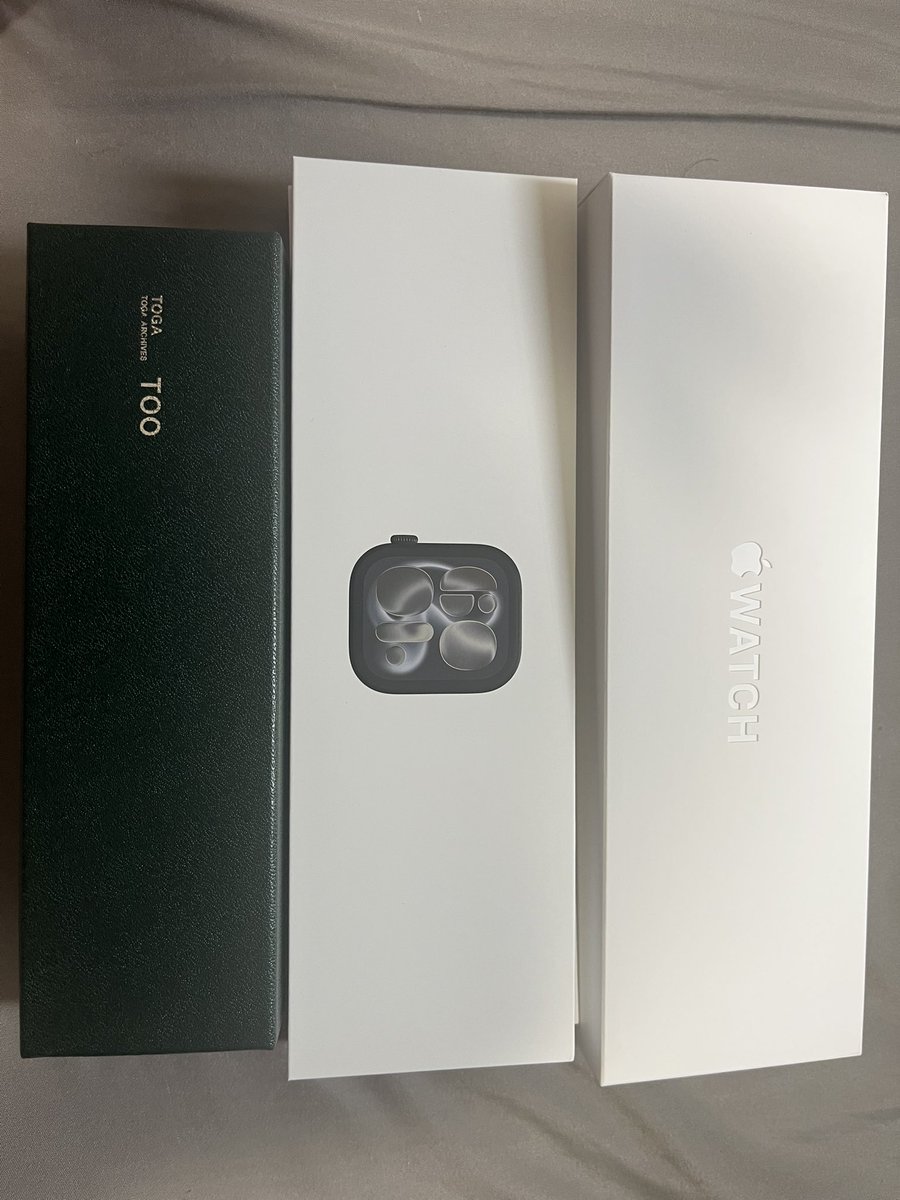 poreporeng's tweet photo. 誕生日プレゼントで頂いた
アップルウォッチ本体とバンドが、ほぼ同じ値段なのはご愛嬌 https://t.co/ypbYwEIAjj