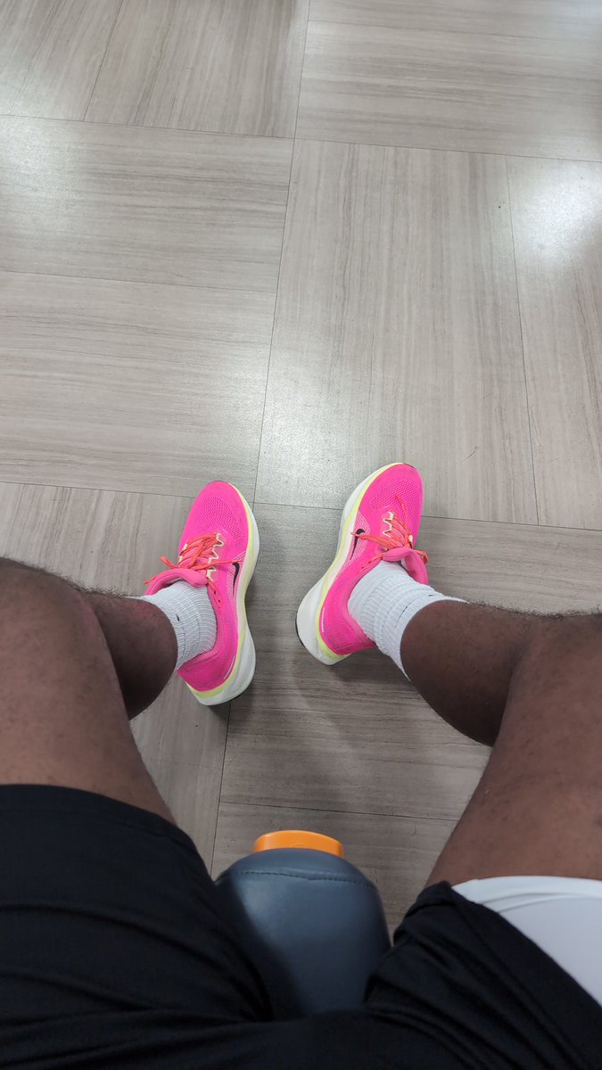 KJM_0033's tweet photo. En el gym con la playera de Mohamed Salah 🤝🏿 https://t.co/ndtSOI2RfM