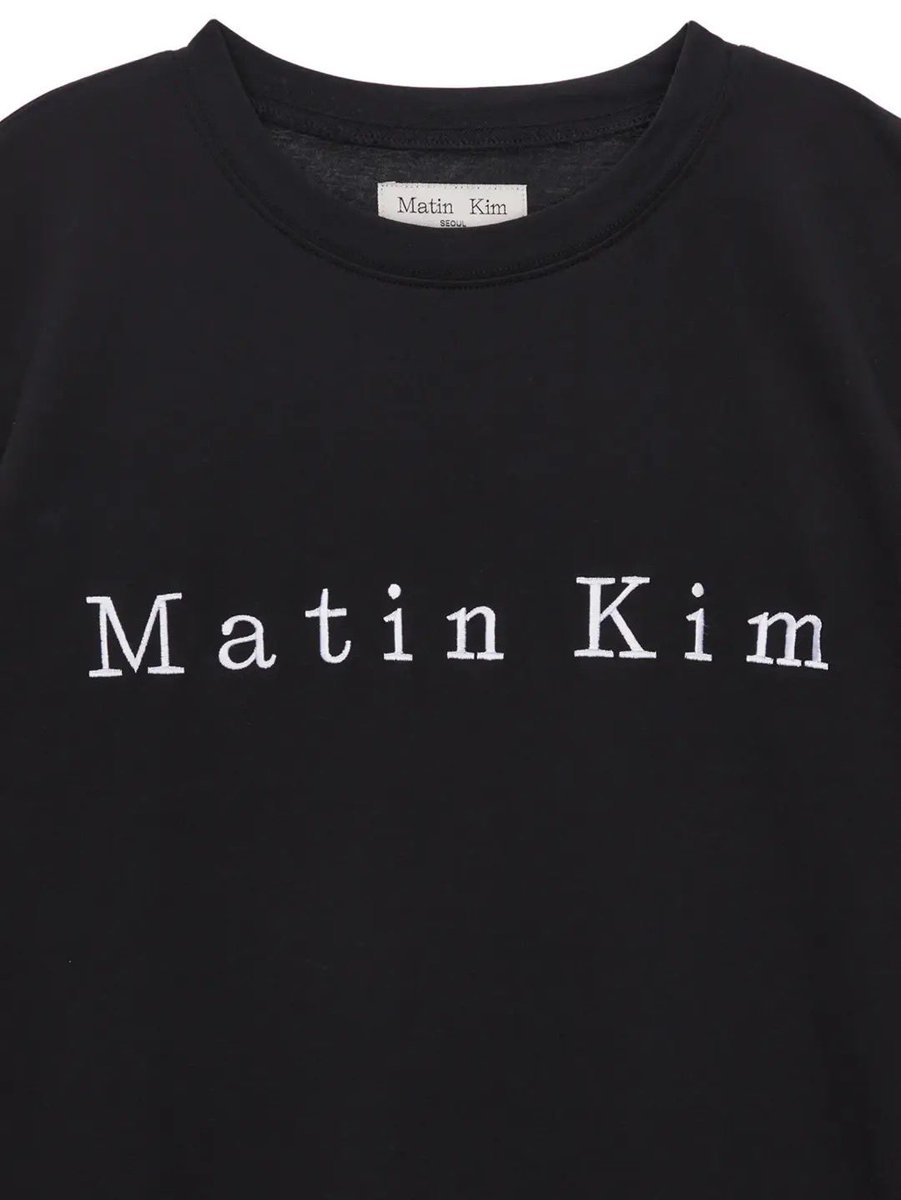 llolnn's tweet photo. เสื้อยืด MATIN EMBROIDERY LOGO TOP สีดำ ใหม่ ป้ายห้อย แท้💯
ฟรีไซส์ อก 46 ยาว 28 
ราคาเต็ม 1990 บาท ส่งต่อ 800 บ
#ส่งต่อเสื้อผ้ามือสองราคาถูก #ส่งต่อเสื้อผ้า #martinkim #พรีเกาหลี #ส่งต่อmartinkim #ส่งต่อstylist #ส่งต่อเสื้อผ้ามือสอง https://t.co/hWwANM3Nss