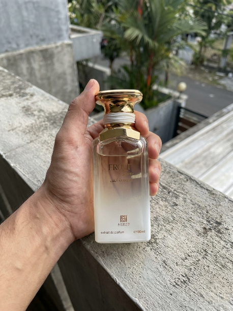 mongkiripiw's tweet photo. Ga ekspek ada parfum tipe fresh-aquatic sedingin es yang punya kekuatan aroma se-strong ini dan kuat bertahan 8-10 jam di kulit berkat konsentrasi Extrait de Parfum-nya.
#rekomendasiparfum #parfumtimteng #parfum #extraitdeparfum https://t.co/SwswuHddcO