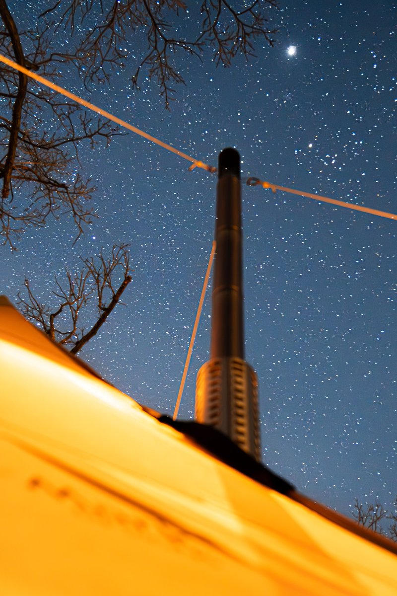 r______photo's tweet photo. 人工の構造物も、自然がつくる景色も、どちらも好き🏙🌌

その場所ならではの空気を写真に残したい。

 #みなとみらい  #横浜  #夜景
 #キャンプ  #星空  #自然  #風景 https://t.co/GJDcKRu4vX