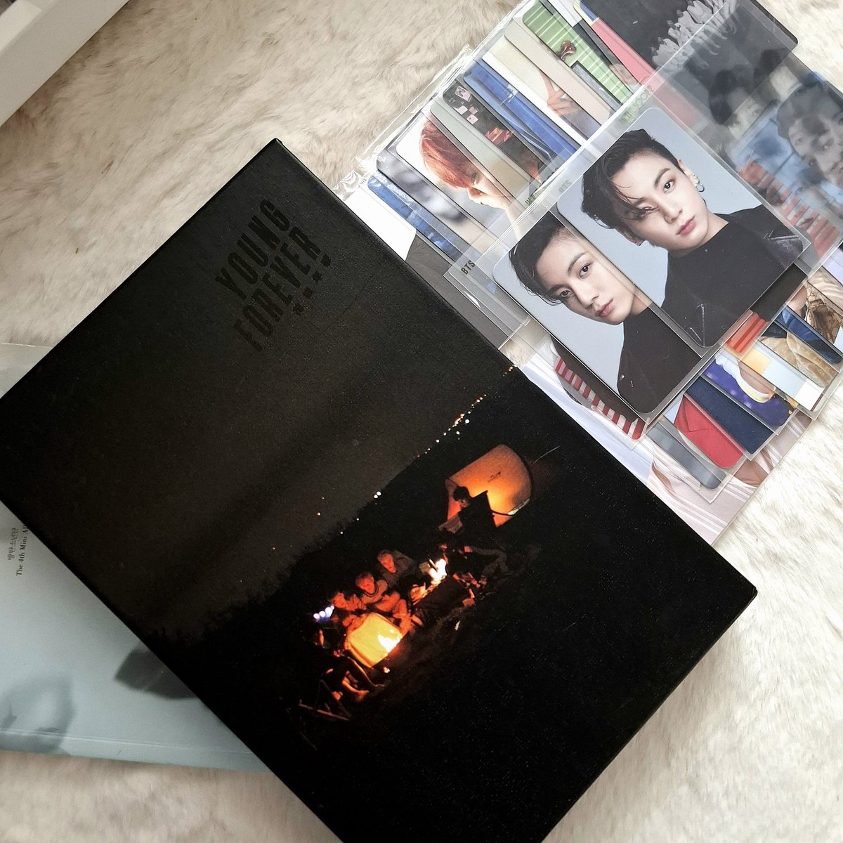 s3rendipt7_jm's tweet photo. ⋆˚꩜ ARMY DAY GIVEAWAY >ᴗ< 
     
1 winner — yf night + hyyh pt.2 album (complete inclusions except pc)
3 winners — 5 random official bts pcs / mini pcs 
2 winners — ₱100 gcash
2 winners — ₱50 gcash 

— ph army only! winners must shoulder sf 
— rt & like 
— mbf 
— reply with "happy army day 💜"+ photo of your bias + tag army friends 

ends: 7/12