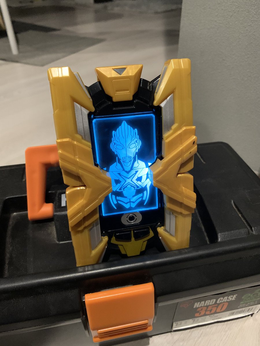 dadamarusuke's tweet photo. エクスデバイザーのレジェンド版あったから買ってみた
カードなしでもサイバーアーマー装置できるのはいいと思うがなぜにザナディウム光線は入らなかった… https://t.co/TIaHtO2Z6a