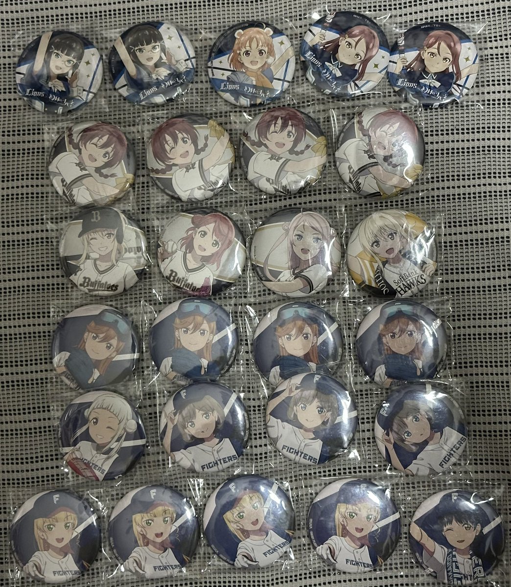 Asa127127's tweet photo. ラブライブ  缶バッジ  キーホルダー　交換
μ's  Aqours  虹ヶ咲　Liella  蓮ノ空
野球(パリーグ)コラボ

交換方法↓
・7/11,12：蓮ノ空6th埼玉
・その他ラブライブイベント
(画像1枚目のALT参照)

譲→画像1〜3枚目
求→画像4枚目

交換条件はALT参照
お気軽にお声掛けください https://t.co/NZbmLIChq5