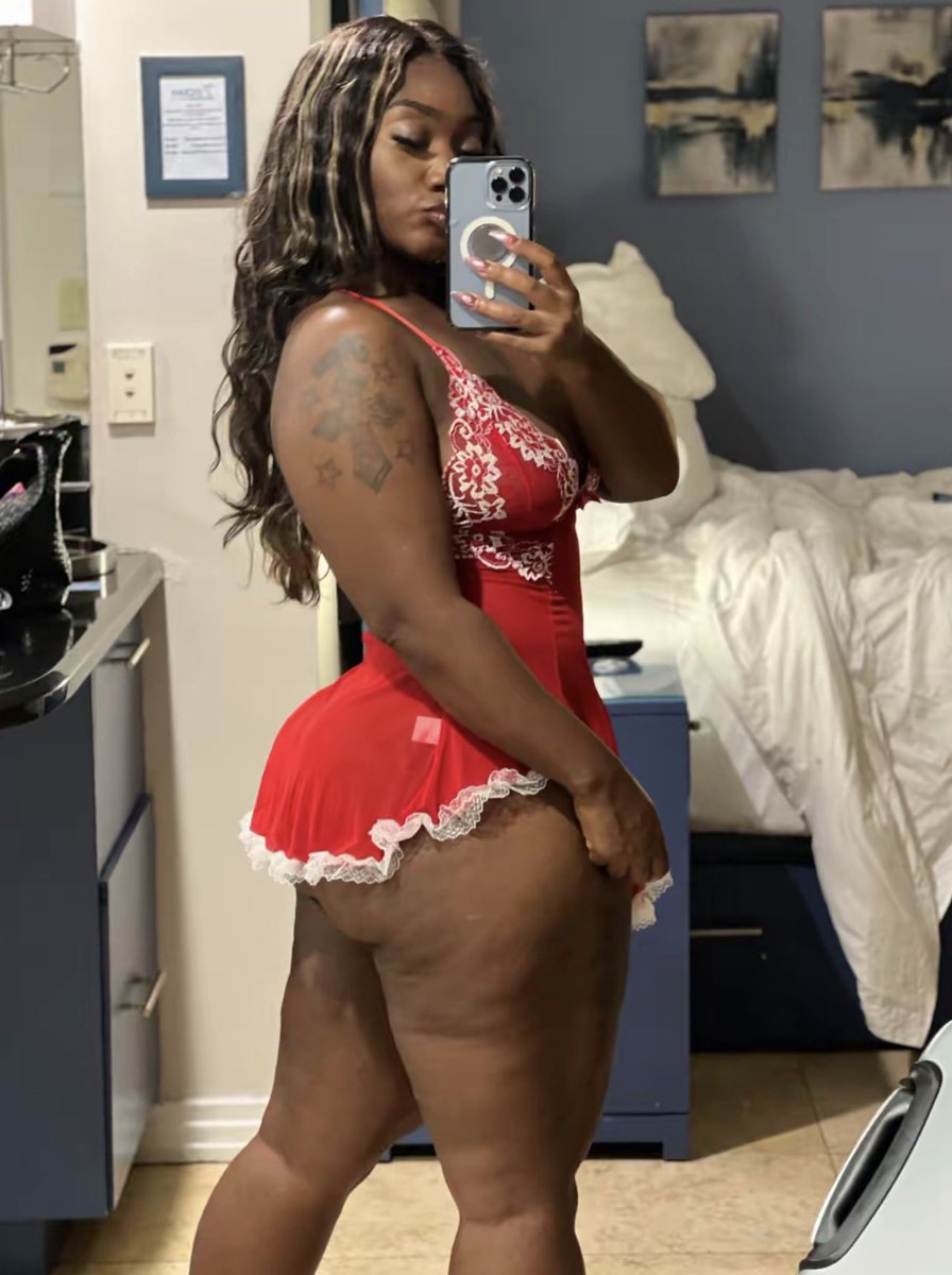 kally88681's tweet photo. Got that phat Ass ready to eat 🥵👅💯 https://t.co/rwlL7S33wH