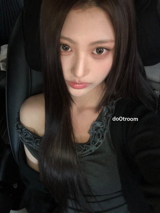 ongdingiw's tweet photo. 셀카천재아기💕

#Do0T #Do0Tproject
#박수아 #수아 https://t.co/GN1v7NLQn7