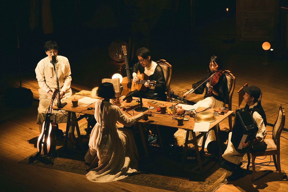 OngakuPia's tweet photo. 森山直太朗
ライブレポート📝

"ふたつの世界"を描いた全56公演が完結

『森山直太朗 Twojobs Tour2025〜2026 「あの世でね」〜弓弦葉とYeeeehaaaaw!〜』が残したもの

レポートはこちらから（写真全33枚）
https://t.co/CJEsYK8ACe

#森山直太朗 https://t.co/N8qQ4zZQnx