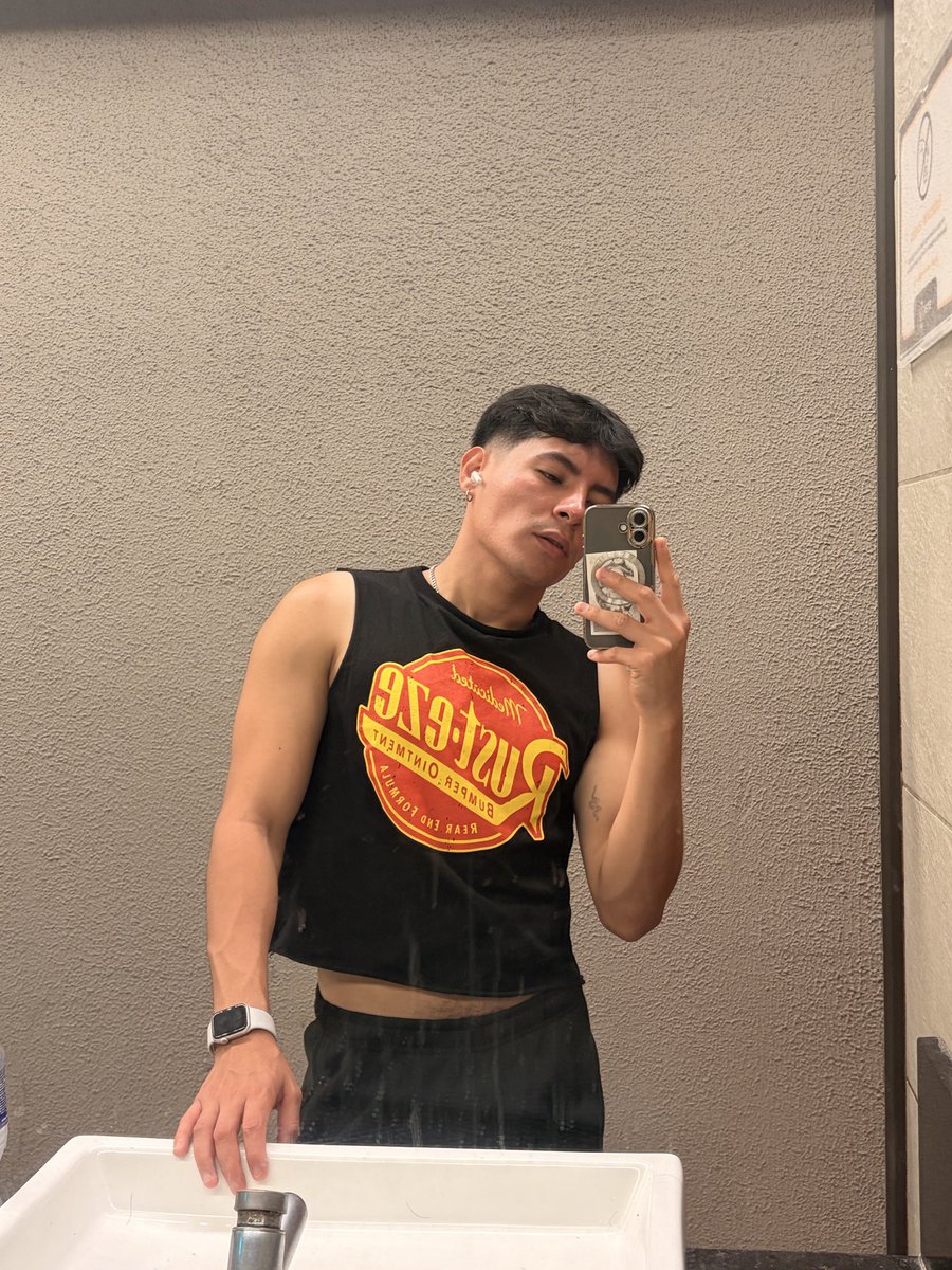 Jon666HZ's tweet photo. Soy el rayo mcqueen #gym #mty #gay #mexico https://t.co/vWfro2xYw2