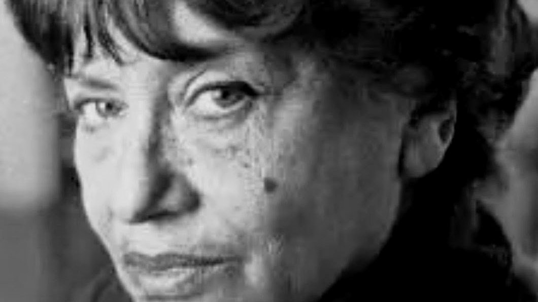 epifitas's tweet photo. "Sólo había un jardín: en el fondo de todo hay un jardín
donde se abre la flor azul del sueño de Novalis."

Olga Orozco 

Argentina, 1920-1999 https://t.co/8r4ZC5uKvk