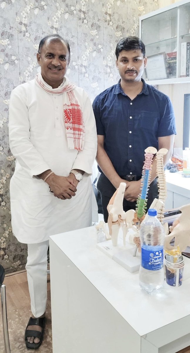 RamAicc's tweet photo. आजमगढ़ हॉस्पिटल गैलेक्सी के निदेशक व वरिष्ठ ऑर्थो सर्जन श्री अनिल कुमार यादव जी को जन्मदिन की बहुत बहुत बधाई व शुभकामनायें। 
भगवान आपको स्वस्थ व दीर्घायु रखें।। 🎉🎈 https://t.co/rA1Ko5xiIN