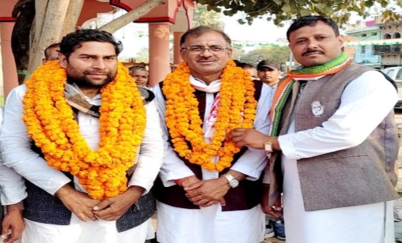 RamAicc's tweet photo. उत्तर प्रदेश कांग्रेस कमेटी पिछड़ा वर्ग विभाग के अध्यक्ष छोटे भाई मनोज कुमार यादव जी को जन्मदिन की बहुत बहुत बधाई व शुभकामनायें। 
भगवान आपको स्वस्थ व दीर्घायु रखें।। 🎉🎈 https://t.co/pYxbtGdfIC