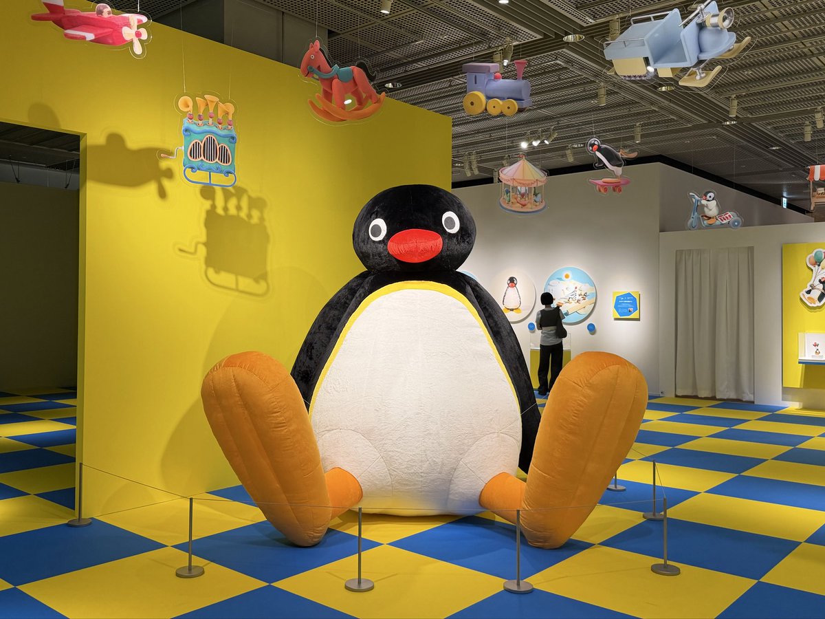 TokyoArtBeat_JP's tweet photo. 【取材中】明日からYURAKUCHO MUSEUMで、「可愛いだけじゃない！？ピングー展」が開催🐧
https://t.co/6GGxiAUYXu
“遊園地”をテーマに、アニメーション制作で実際に使用された貴重なクレイモデルや資料を展示。見る・触れる・体験する展示を通して、ピングーの豊かな表情やユニークな動き、“ピングー語”の魅力に迫る。