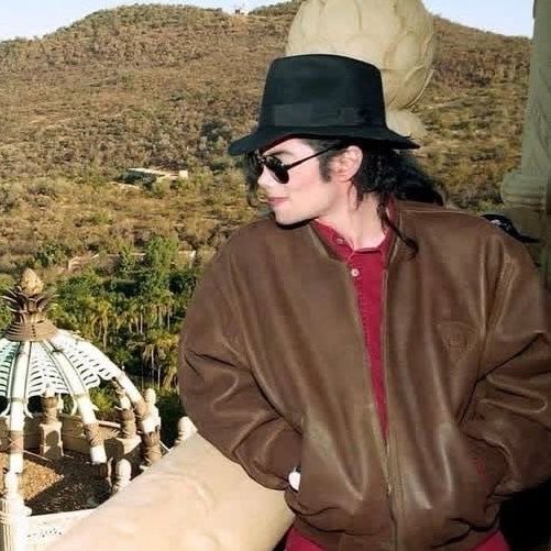 yofuiaquella's tweet photo. michael in south africa, shot by peter morey ☀️ https://t.co/CaXlaRnzpR