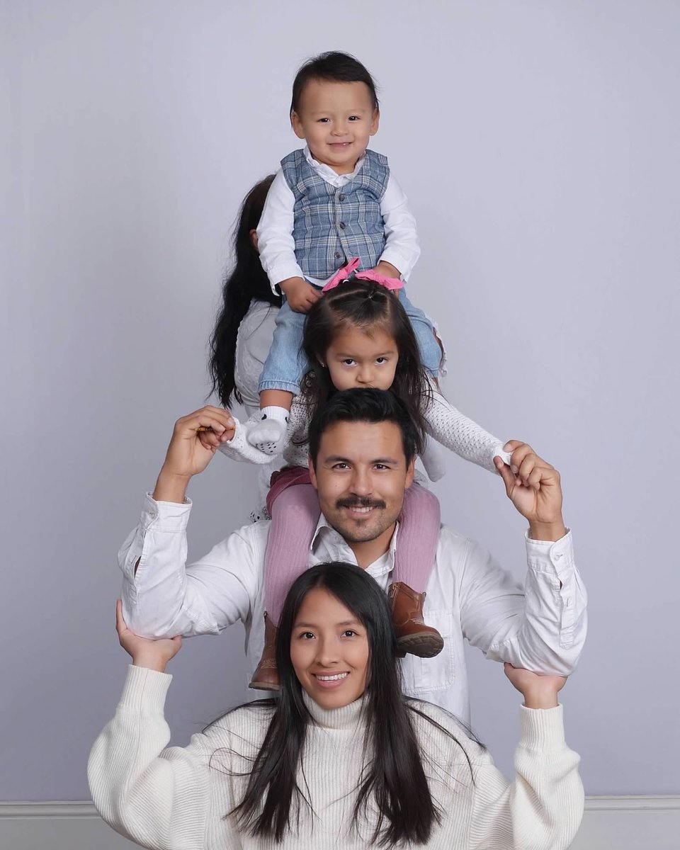 AdamTheChun's tweet photo. @grok can you switch my wife and I’s position? Me on the bottom of everyone? https://t.co/FNVeB5XPfz