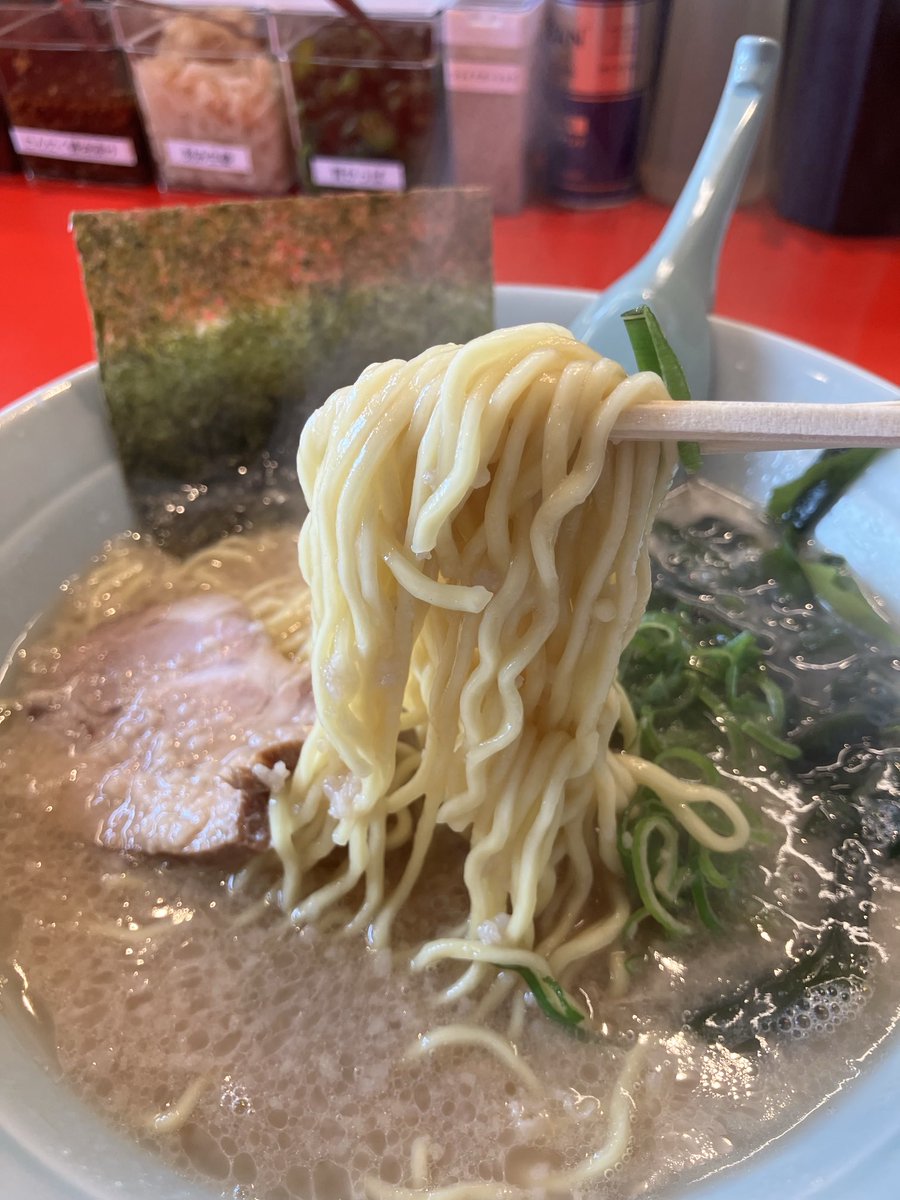 ic_akio's tweet photo. 本日のランチは
ラーメンショップ◯化
佐倉志津店さんで『ラーメン中盛り　ごま抜き』を頂きました。味は好みなのですが何よりスタッフの皆さんの元気な接客が良いです♪ごちそうさまでした😋 https://t.co/zaO0kEsqX8