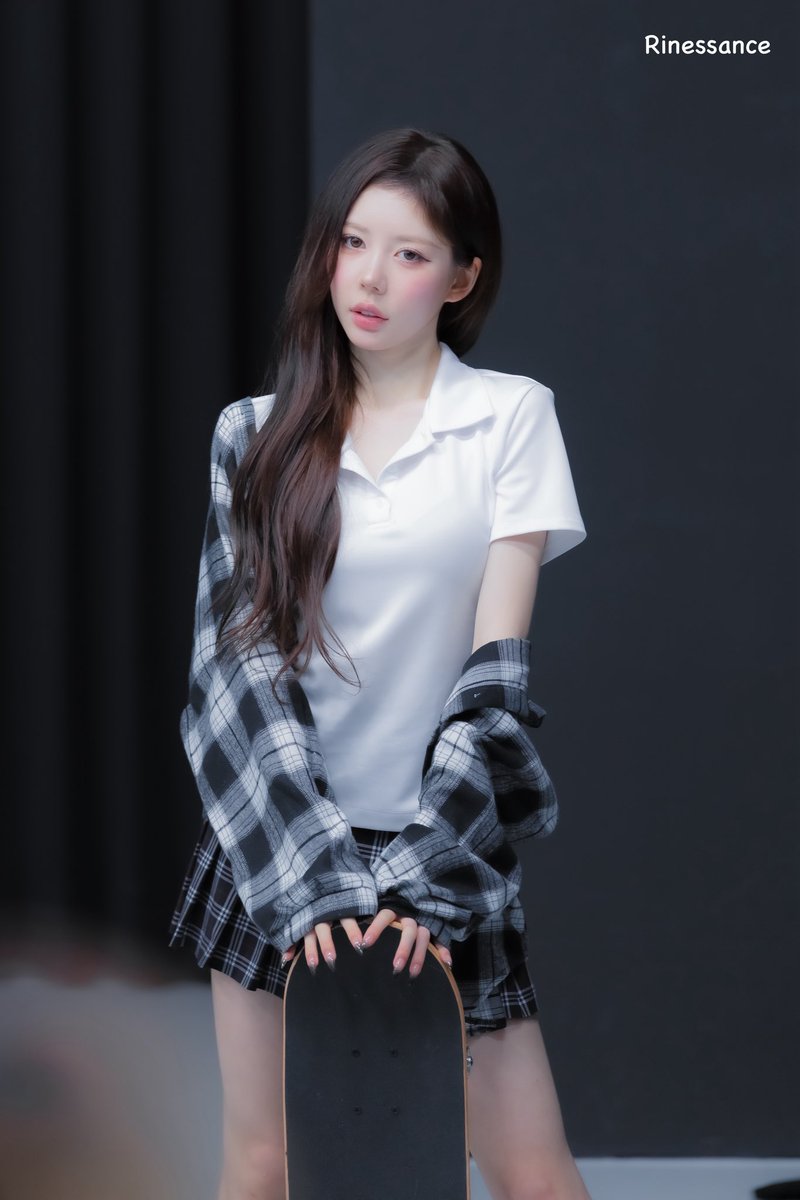 Rinessance_S2's tweet photo. 260628 후즈팬스토어 대면

#tripleS #트리플에스 
#HyeRin #정혜린 https://t.co/9gN5Gjp591