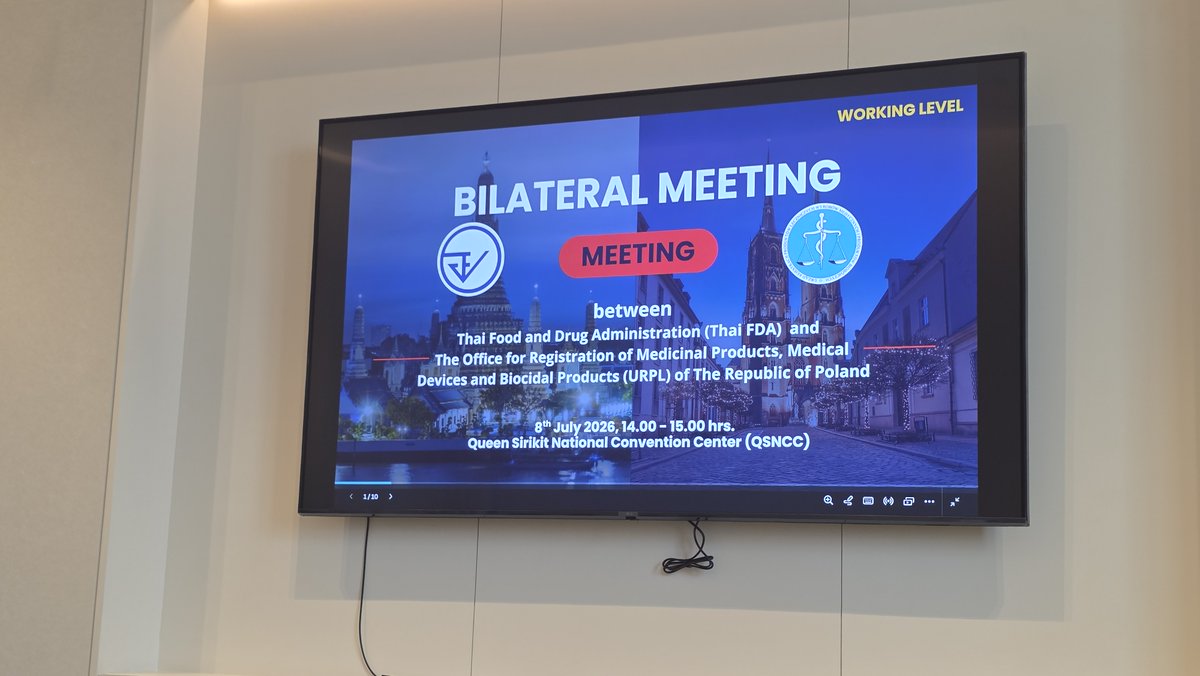 PLinThailand's tweet photo. On the sidelines of #WHXBangkok2026, @GCessak (#URLP) held a productive meeting with the Secretary-General of the #ThaiFDA Supattra Boonserm.
The discussions focused on strengthening regulatory dialogue and healthcare and medical cooperation between Poland and Thailand. ๐ต๐ฑ๐ค๐น๐ญ https://t.co/9ZRERqFc2l
