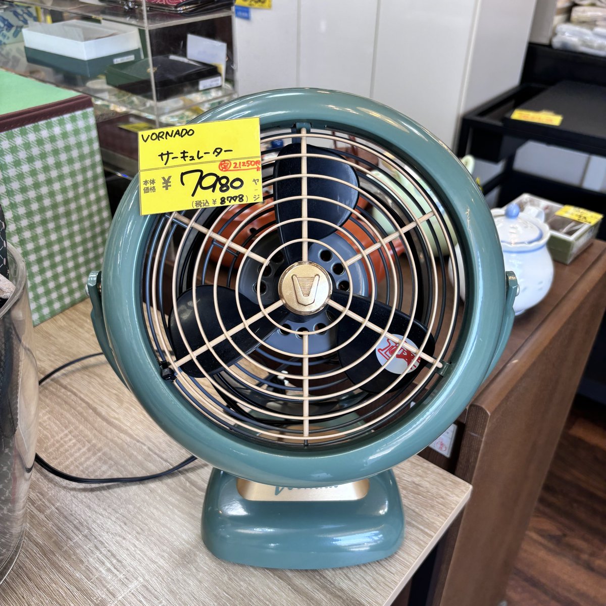 kaitoriGO's tweet photo. 皆さんこんにちは！
買取GO！！栄和店です❤️‍🔥

急に暑くなりました☀️
熱中症対策にハンディファンはいかがでしょうか？

当店、雑貨もたくさんございます！
ぜひ足をお運びください

※詳細はアカウントに飛んでみてください！
#さいたま市
#さいたま市桜区
#埼玉
#リサイクルショップ https://t.co/qN17M2OMUk