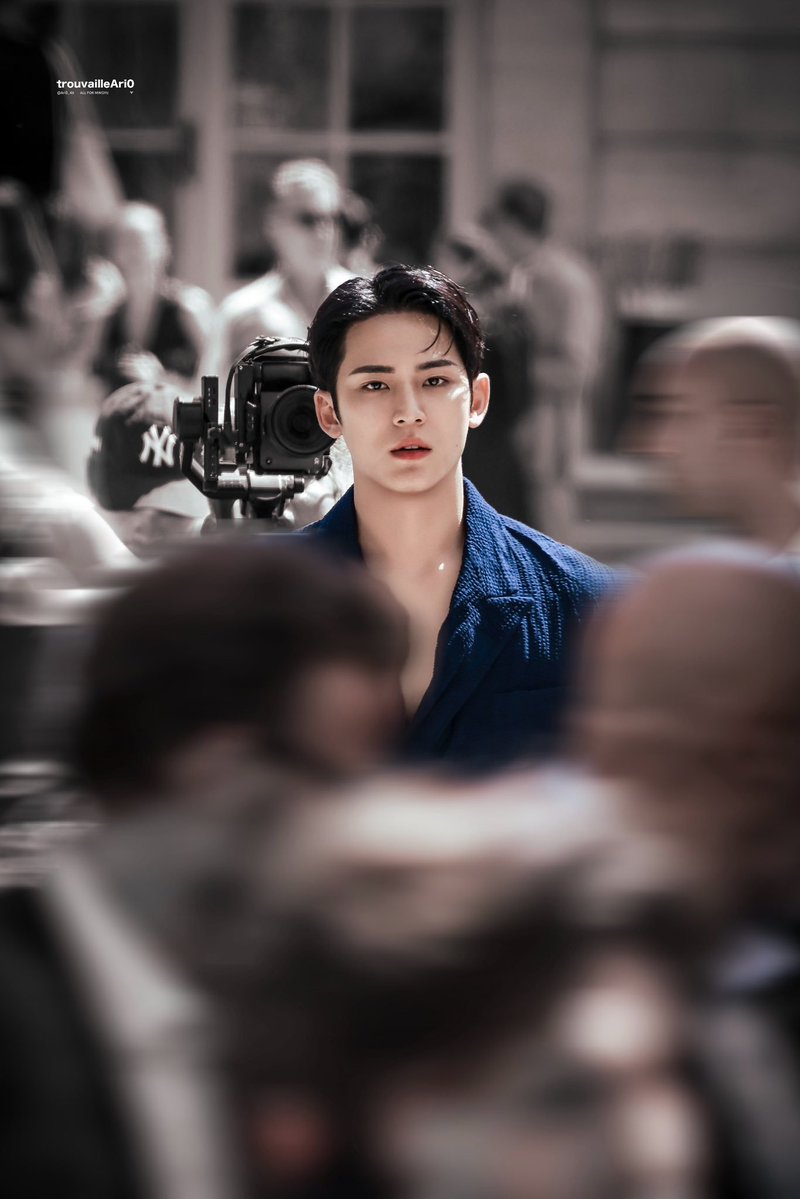 bIuesofa's tweet photo. what kind of angst is this omo https://t.co/s5IUX4UfGZ