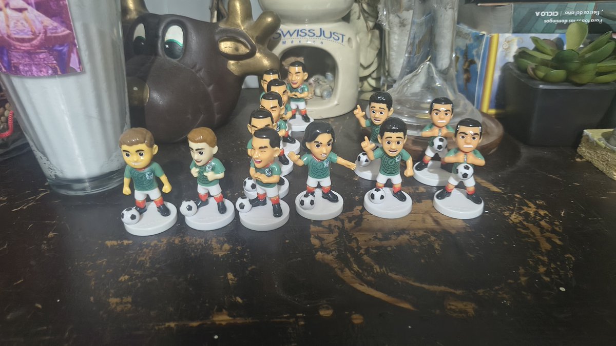 z2ofus's tweet photo. miren mi colección de vuala 

ando rifando al piojo siempre me sale ese wey https://t.co/zq6piDs4t2