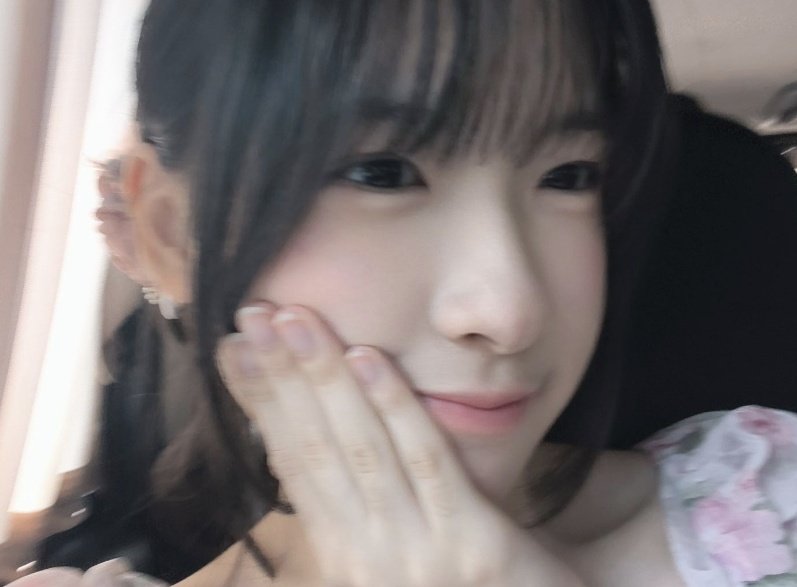 Heidi_JKT48's tweet photo. hii luvvv !! slamat siaangg 💕(≧◡≦) + udh bangun nih akuu wkwk https://t.co/YcPur8Lodh