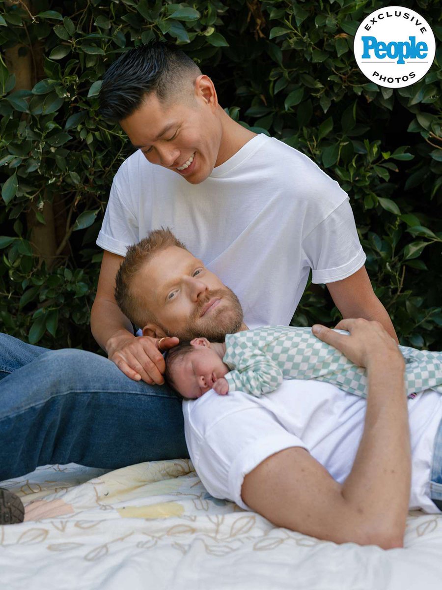 WMAMCouples's tweet photo. WMAM couple/family/public figure # 24 - Scott Hoying 🇺🇸 and Mark Hoying 🇺🇸
#wmam #whitemaleasianmale #interracial #interracialcouple #internationalcouple #wmam #internationallove #whiteguyasianguy #whiteguy #asianguy #asianguywhiteguy #american #filipino #surrogacy #gaycouple https://t.co/L27h8CanXj
