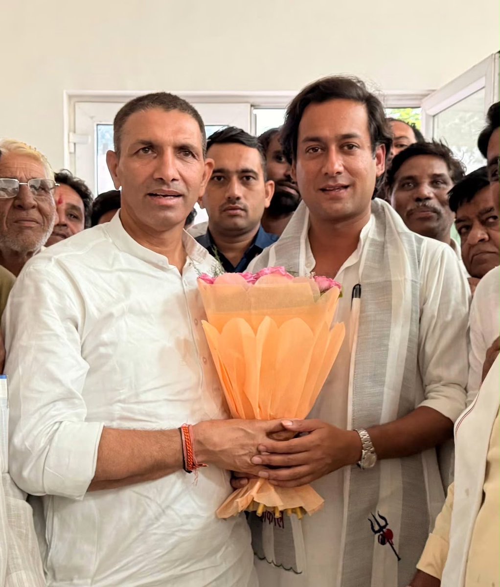 jitupatwari's tweet photo. राघोगढ़ से ऊर्जावान, लोकप्रिय विधायक, कांग्रेस पार्टी में मेरे मज़बूत साथी, छोटे भाई जयवर्धन सिंह जी को जन्मदिन की हार्दिक शुभकामनाएँ।

बाबा महाकाल से प्रार्थना है कि आपको उत्तम स्वास्थ्य, दीर्घायु, सुख, समृद्धि तथा जनसेवा के इस पावन पथ पर निरंतर सफलता एवं यश प्राप्त हो।

@JVSinghINC