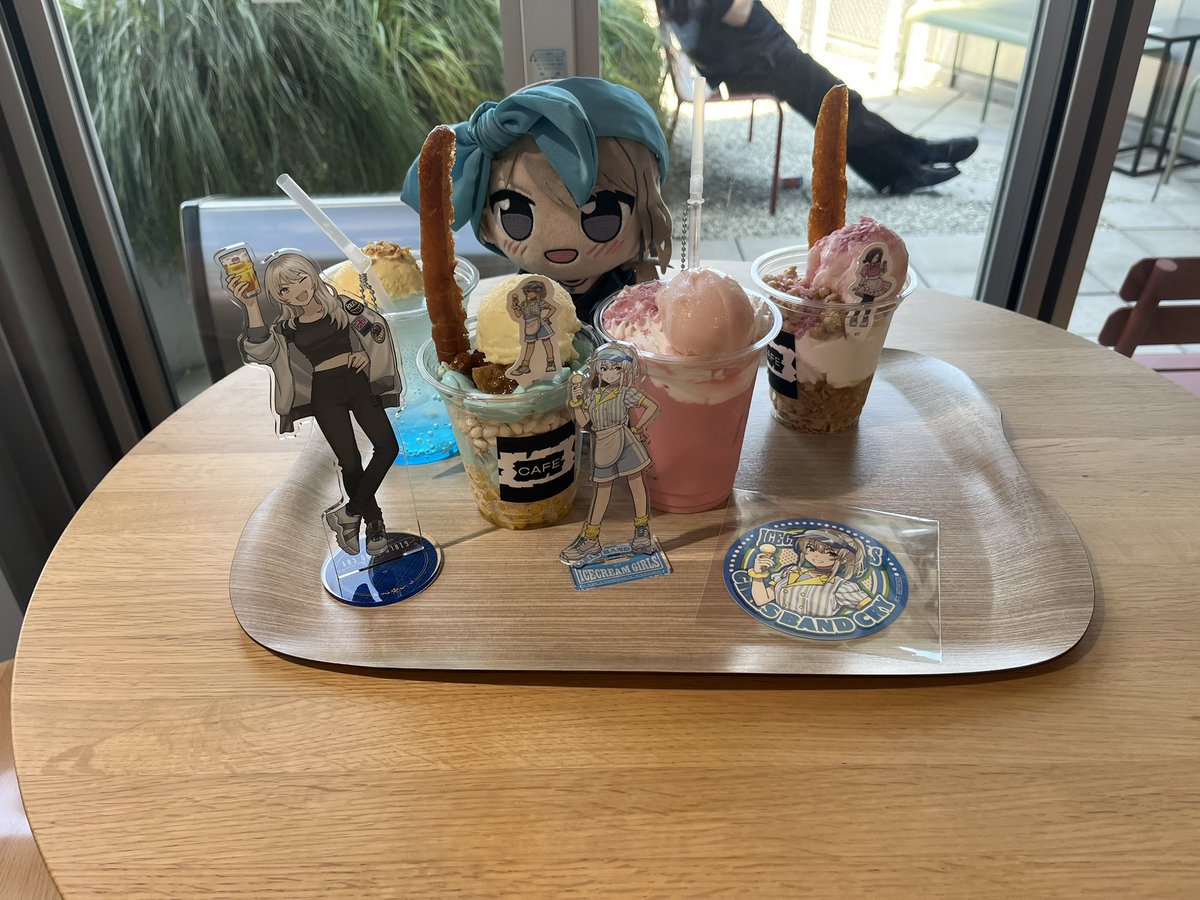 ix_fa7's tweet photo. みんなー着いたぞー
ともちゃんのがかなり美味しい!?
そしてももかんのはなんも知らずに食べたら詐欺ですwでもめっちゃ美味いぞ!! https://t.co/XFi23gPR5m