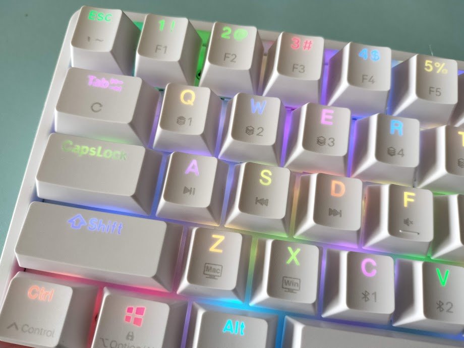 mozSyndrome's tweet photo. 買い替えたメカニカルキーボードがとっても #きゃわぽっぴんどぅー #iLiFE https://t.co/5sExZ7KlmY