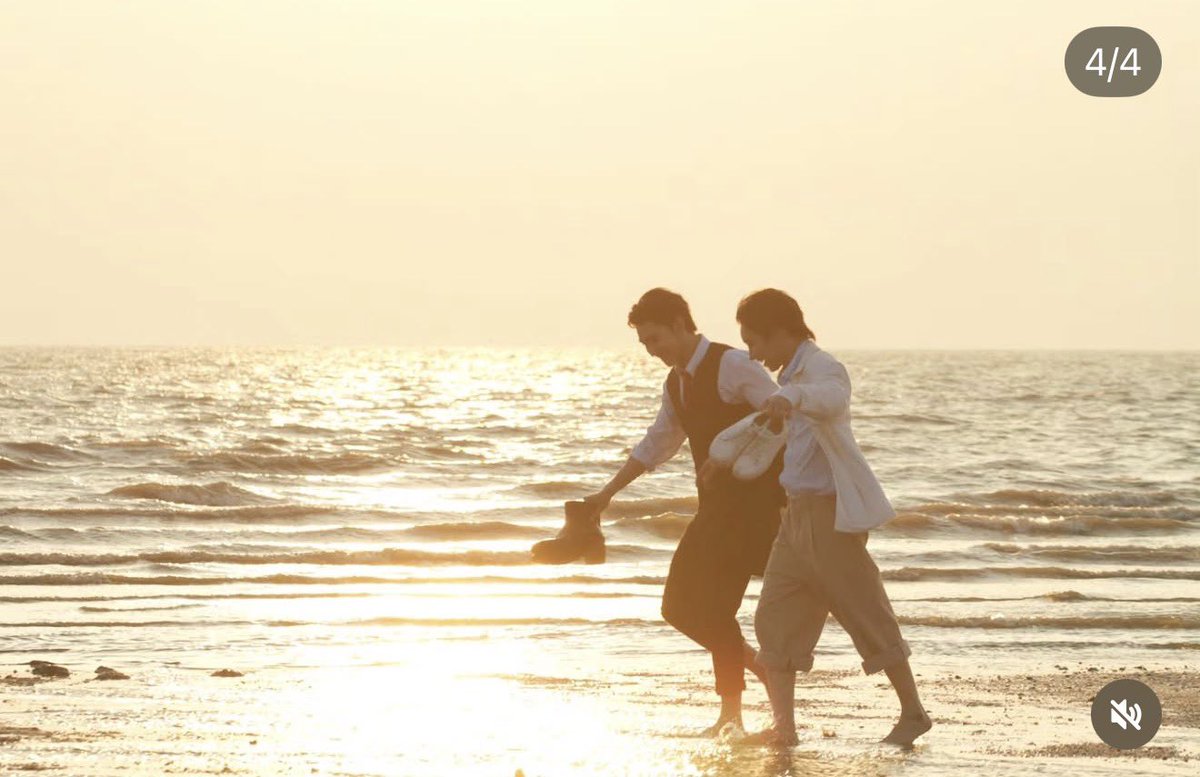 ShawtybossC's tweet photo. just bossnoeul having the best time on the beach at sunset - so romantic https://t.co/thexDNTWV7