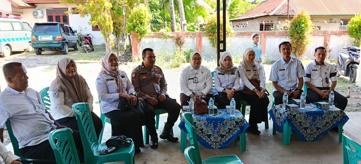 bagops_tapsel's tweet photo. Kapolsubsektor Batang Onang menghadiri kegiatan Gebyar Cek Kesehatan Gratis Kecamatan Batang Onang sebagai bentuk dukungan Polri terhadap kegiatan pelayanan masyarakat. Kegiatan berjalan aman, tertib, dan kondusif. #PolsekPadangBolak #PolriUntukMasyarakat #PelayananPublik https://t.co/JgLjc23adj