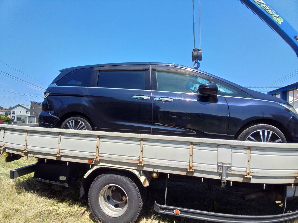 houchi_system's tweet photo. 月極駐車場にある放置車両についてご相談いただき、撤去を行いました。

1台は神奈川県、もう1台は宮城県の月極駐車場です。

弊社、放置車両撤去システム株式会社は、
コインパーキングや商業施設、 
月極駐車場などに無断で放置された自動車、
いわゆる、放置車両の撤去に必要な業務である、  
所有者の調査、追跡、撤去を、 日本全国無料で行う会社です。
