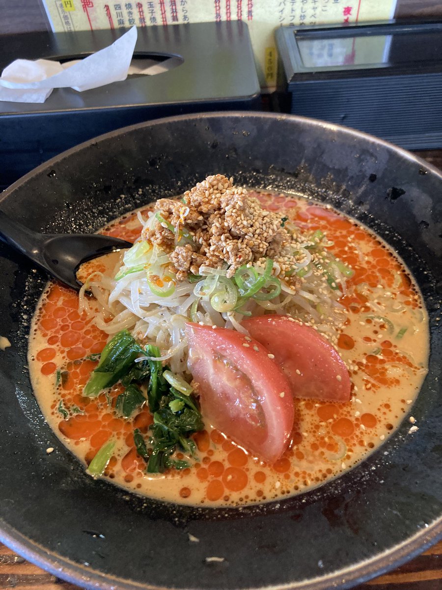 kohken127's tweet photo. 本日のラーメン！
冷やし担々麺！
と
チャーシュー丼
と
頼んでいない餃子笑

#ラーメン
#ランチ https://t.co/GT06QqtIXv