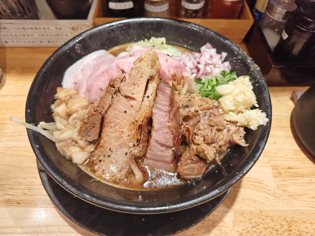 yambo6261's tweet photo. 常滑市 らうど で常滑26食す！

LOUDNESS好きな店主なので店名がらうど。店内もロックなレイアウト( ´,_ゝ｀)ﾆﾔ

僕もLOUDNESS好き。 https://t.co/OYt9cnL8ga