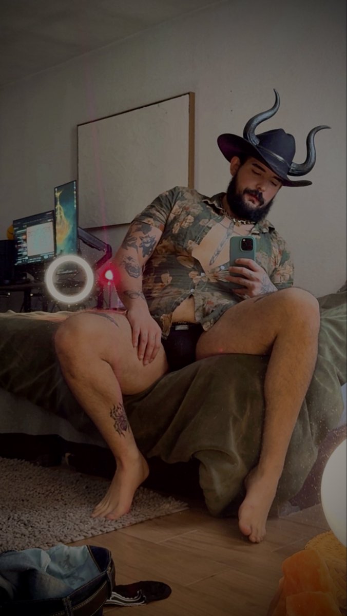 _ozzy_carrillo's tweet photo. 🐂😈
#gaybear #gaycowboy #gay #gayman #osogay https://t.co/1Byzl1swxB