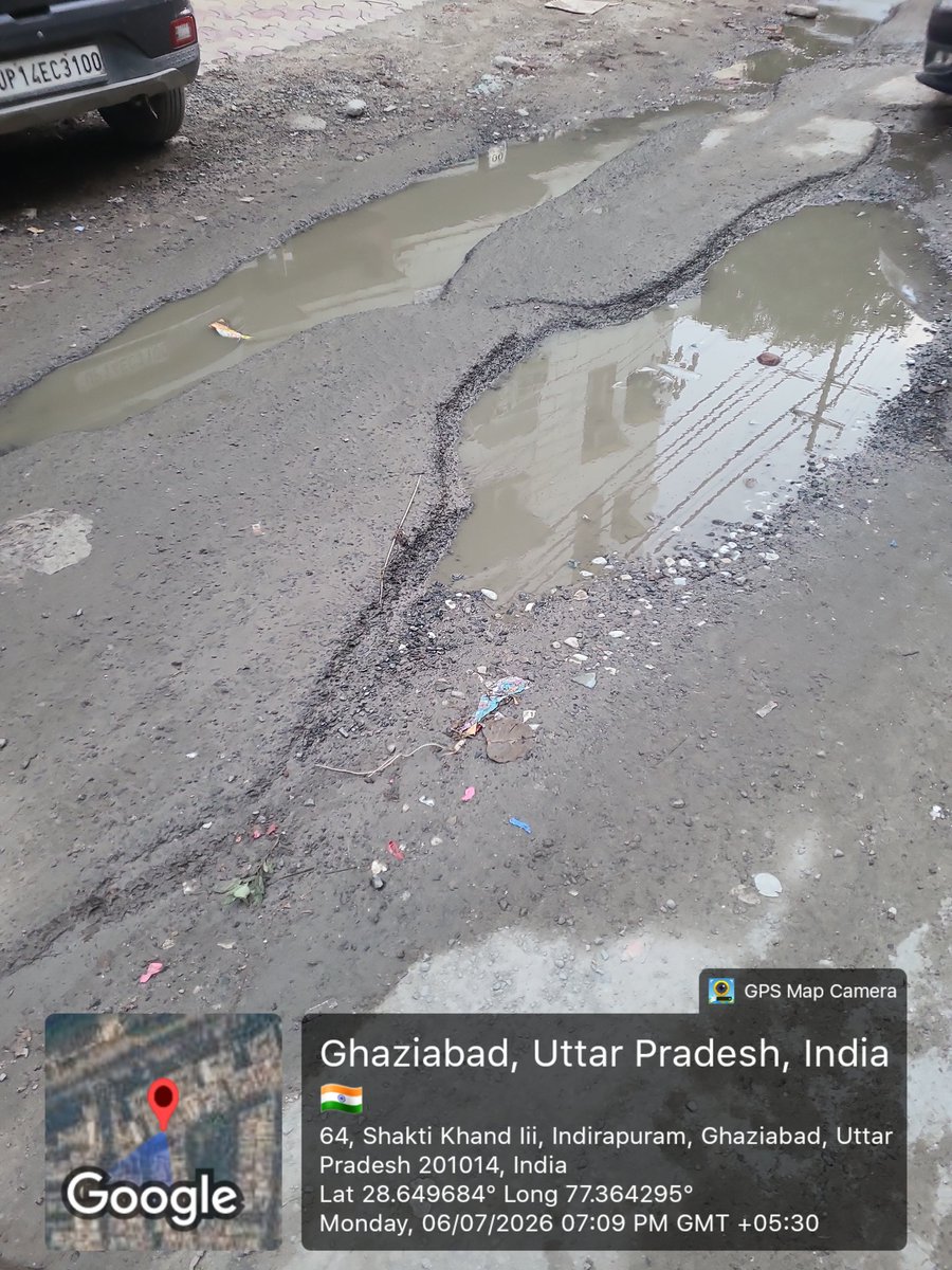 tanuj15singhal's tweet photo. Indirapuram under Ghaziabad Nagar Nigam. Roads before rain and during rain. Quadrilateral road Shakti khand 3. Good job GNN even after complaint on CM portal 1 year ago. VIKSIT BHARAT 🤑🫢
@myogiadityanath @dm_ghaziabad @AMRUTCityGzb  @PMOIndia @CMOfficeUP https://t.co/HAMBe4DFv9