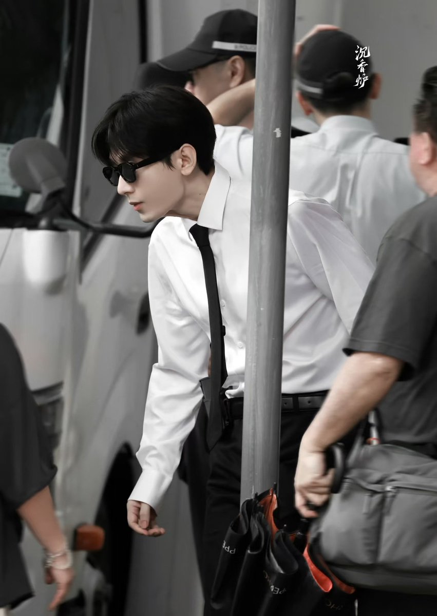 ChengyiHandsome's tweet photo. ไม่มีสติทำงานเลยจ้า 

#ล่าคำลวง #ChengYi #เฉิงอี้ #成毅
#LiesHunter #狩谎 https://t.co/039PUzfxpl