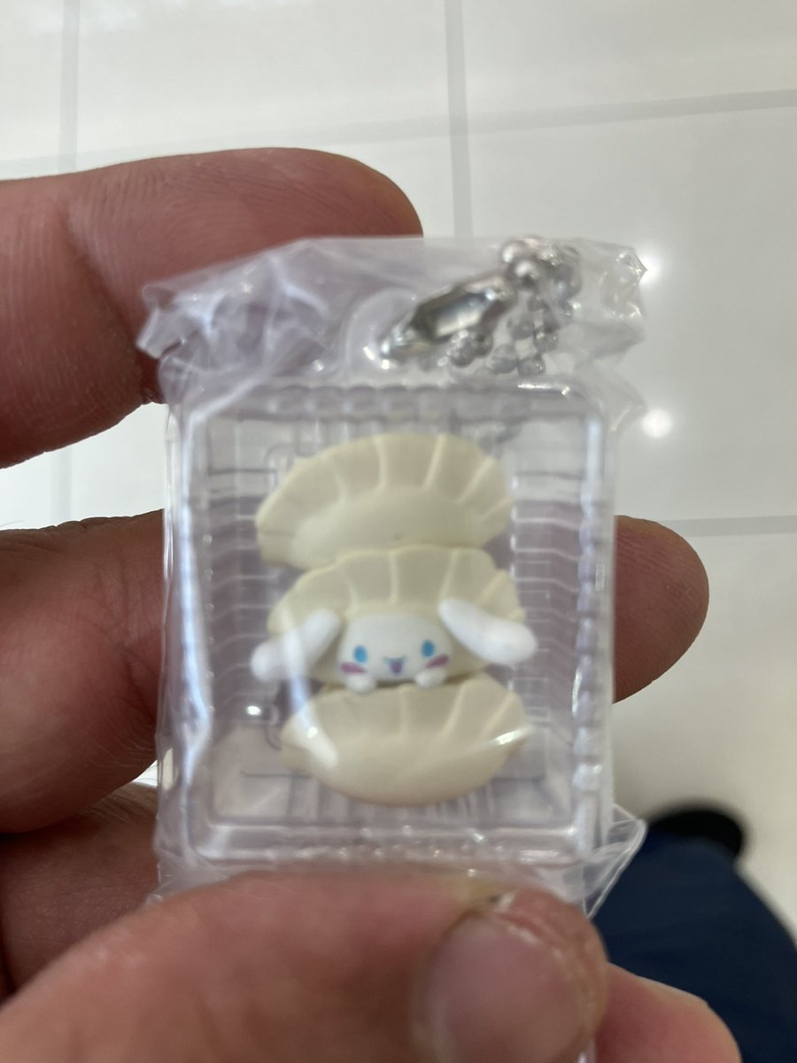 kabe0924's tweet photo. 7/9 イオンモール福岡にて10時半辺りで
シナモンとキティを現地交換させて頂いた女性の方、こちらが間違えてシナモンのシールを渡してます、もしも見てらしたら連絡ください、よろしくお願いします*_ _)

#サンリオキャラクターズなりきりお惣菜マスコット 
#福岡
#粕屋町
#ハローキティエビフライ https://t.co/6e41q3OaFH