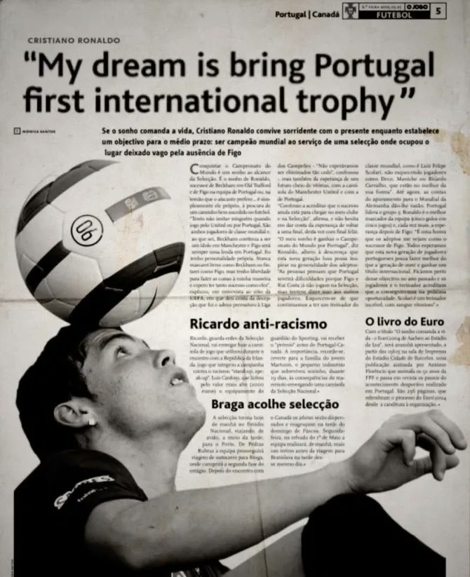 ArobaseGiovanny's tweet photo. Le 06 juillet 2005, Cristiano Ronaldo déclare :

"Mon rêve est de ramener le premier trophée international au Portugal."

11 ans plus tard, l'Euro 2016. Promesse tenue.

Premier trophée de l'histoire de la sélection. https://t.co/Y7jVpcBWz8