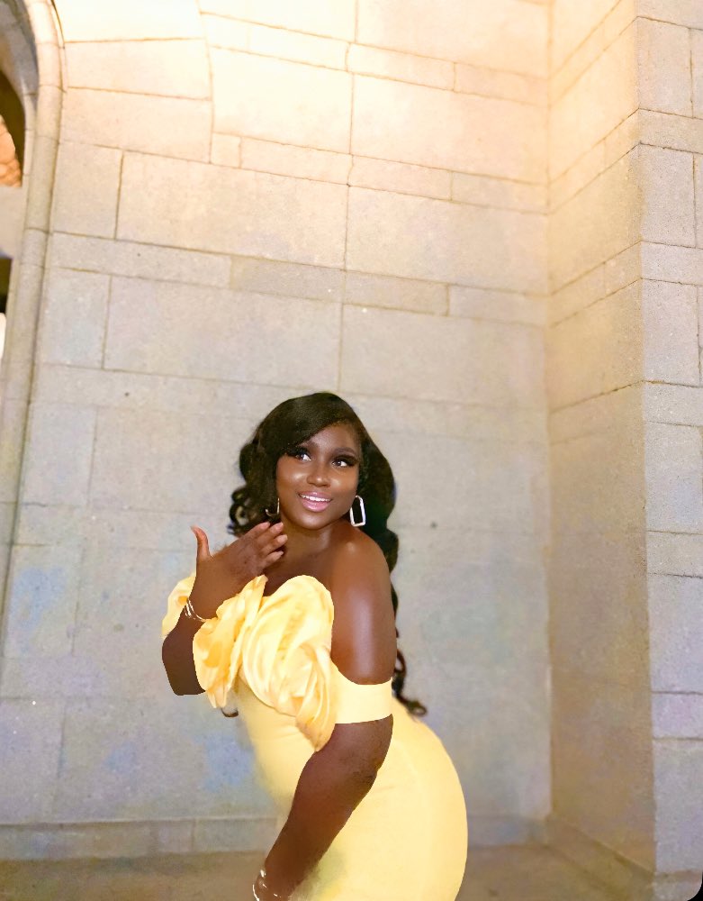 foreign_mocha1's tweet photo. It’s giving grown woman ✨ https://t.co/w255lPLBJd