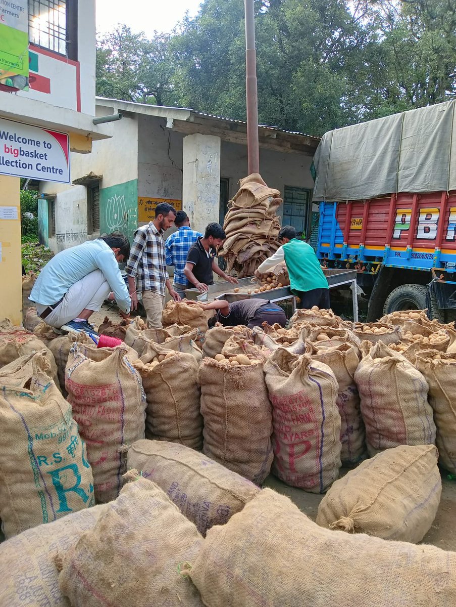 ramgargblock's tweet photo. दिनांक 08/07/2026 को स्वाभिमान स्वायत्त सहकारिता नथुवाखान द्वारा 5090 किलो आलू क्रय किया गया साथ ही 5090 किलो विक्रय कर 122160 रूपये टर्नओवर किया गया। https://t.co/BcSv9LgWdM