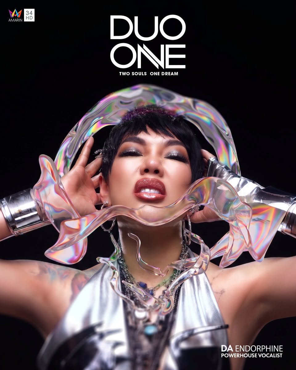 staynewsth's tweet photo. "DUO ONE" เปิดเวทีปั้นศิลปินดูโอ้ยุคใหม่! Reality Show ที่ไม่ได้ตามหาแค่เสียงดีที่สุด...แต่ตามหา "เคมี" ที่ใช่ที่สุด “ดา เอ็นโดรฟิน, ฟรีน-เบ็คกี้, มิว-ศุภศิษฏ์” นั่งแท่น Commentators

#MewSuppasit 
#ดาเอ็นโดรฟิน
#ฟรีนเบค
#FreenBecky
#srchafreen 
#Beckysangels
#PROJECTDUOONE
#ThailandChemistryReality

เมื่อเสียงร้องเพียงอย่างเดียว อาจไม่ใช่คำตอบของการเป็นศิลปินในยุคนี้ บริษัท อมรินทร์ เทเลวิชั่น จำกัด เตรียมเปิดปรากฏการณ์ใหม่ของวงการเพลงไทย กับ "DUO ONE Thailand Chemistry Reality Show" รายการ Reality Music Competition รูปแบบใหม่ ที่พลิกทุกกฎของเวทีประกวดร้องเพลง เพราะครั้งนี้ไม่ได้เฟ้นหาเพียงนักร้องเสียงดี แต่กำลังค้นหาศิลปิน DUO รุ่นใหม่ของประเทศไทย ที่สามารถถ่ายทอดพลังบนเวทีผ่าน "เคมี" ที่ลงตัวที่สุด

DUO ONE คือสนามแข่งขันที่ให้ "คนเก่ง" ได้มาเจอกับ "คนที่ใช่" เพราะบางครั้งศิลปินที่สมบูรณ์แบบ อาจไม่ได้เกิดจากการร้องเพลงคนเดียว แต่เกิดจากการที่คนสองคนสามารถส่งพลัง เติมเต็ม และยกระดับกันและกัน จนเกิดเป็น Performance ที่ทำให้ทั้งเวทีต้องจับตามอง ไม่ว่าจะเป็นสายดีว่า สายป๊อป สายอาร์แอนด์บี สายแร็ป สายอะคูสติก หรือสาย Performance ทุกแนวดนตรีสามารถก้าวเข้าสู่สนามแห่งนี้ได้ เพราะ DUO ONE ไม่ได้กำหนดรูปแบบของเสียง แต่กำลังเปิดพื้นที่ให้ทุกสไตล์ได้ค้นพบเคมีที่พร้อมจะพาไปไกลกว่าเดิม
หากคุณอายุระหว่าง 18-30 ปี ไม่จำกัดเพศ ไม่จำกัดสัญชาติ มีความสามารถด้านการร้องเพลง การเต้น หรือการแสดง และไม่มีสัญญาผูกพันกับค่ายเพลงหรือตัวแทนใด ๆ นี่อาจเป็นโอกาสสำคัญที่สุดในการเปลี่ยนความฝันให้กลายเป็นเส้นทางอาชีพ
DUO ONE Thailand Chemistry Reality Show เปิดรับสมัครออนไลน์อย่างเป็นทางการ ระหว่างวันนี้ถึง 24 กรกฎาคม 2569 โดยผู้สมัครสามารถกรอกแบบฟอร์ม พร้อมอัปโหลดรูปถ่ายและคลิปแนะนำตัว รวมถึงคลิปร้องเพลงสดผ่าน Google Form ได้ที่ https://t.co/5gS4bIkdai

โดยผู้สมัครทั่วประเทศ จะผ่านการคัดเลือกจนเหลือเพียง 100 คน ก่อนเข้าสู่กระบวนการค้นหาความลงตัว และคัดเพียง18 ผู้เข้าแข่งขันที่จะก้าวเข้าสู่การแข่งขันอย่างเข้มข้นตลอด 3เดือนเต็ม พร้อมพิสูจน์ว่าใครคือศิลปินดูโอ้ที่สามารถสร้างทั้งคุณภาพของเสียง การสื่อสารอารมณ์ และเคมีบนเวทีได้อย่างสมบูรณ์แบบที่สุด ผู้เข้าแข่งขัน DUO ONE จะไม่ได้เรียนรู้เพียงการร้องเพลง แต่ยังได้รับการพัฒนาอย่างเข้มข้นทั้ง

ด้านPerformance การทำงานร่วมกับผู้อื่น และการเตรียมความพร้อมสู่การเป็นศิลปินมืออาชีพที่สามารถทำงานในอุตสาหกรรมบันเทิงได้อย่างครบด้าน ผ่านการดูแลจาก Commentators ระดับแนวหน้าของประเทศ อาทิ ดา เอ็นโดรฟิน, ฟรีน-เบ็คกี้, มิว-ศุภศิษฏ์ และ Guest รับเชิญพิเศษที่จะมาร่วมมอบประสบการณ์ให้กับผู้แข่งขันอีกมากมายจากหลากหลายวงการ

ผู้ชนะต้องพิสูจน์ศักยภาพของการเป็น DUO ONE ผ่านทุกบททดสอบ เพื่อดึงคะแนนจากทั้งการโหวตของผู้ชมทั่วประเทศทั้งแบบเดี่ยวและโหวตคู่เคมี รวมกับคะแนนจาก Commentators ซึ่งคู่ที่ได้คะแนนรวมสูงสุดจะเป็นผู้ชนะเลิศ ก้าวขึ้นเป็น “ศิลปิน DUO ONE” คู่แรกของเมืองไทย

สามารถติดตามข่าวสารและรายละเอียด Project DUO ONE เพิ่มเติมได้ที่ https://t.co/HvuJ9Z25g7 และทุกช่องทาง SOCIAL MEDIA : @PROJECTDUOONE
